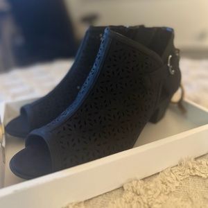 Women’s Black Ankle Boat
